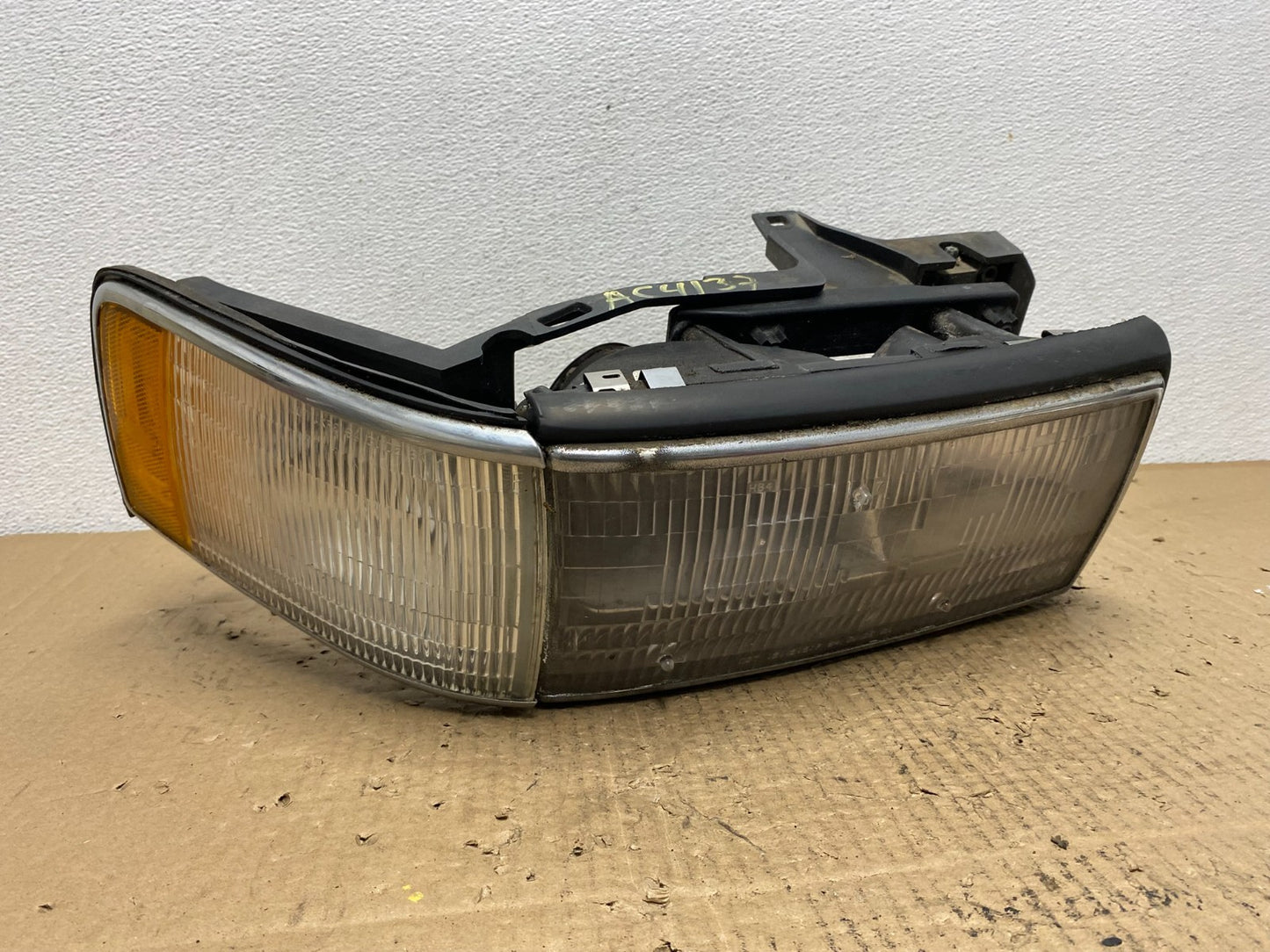 1994 1995 1996 Cadillac Deville Right Passenger Halogen Headlight AC4137 DW0
