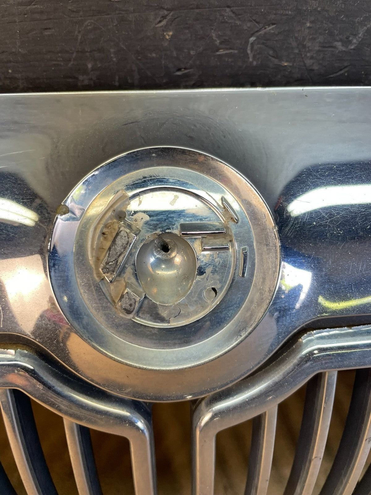 1998 to 2002 Mercury Grand Marquis Front Upper Grill Grille ad0266 DG3