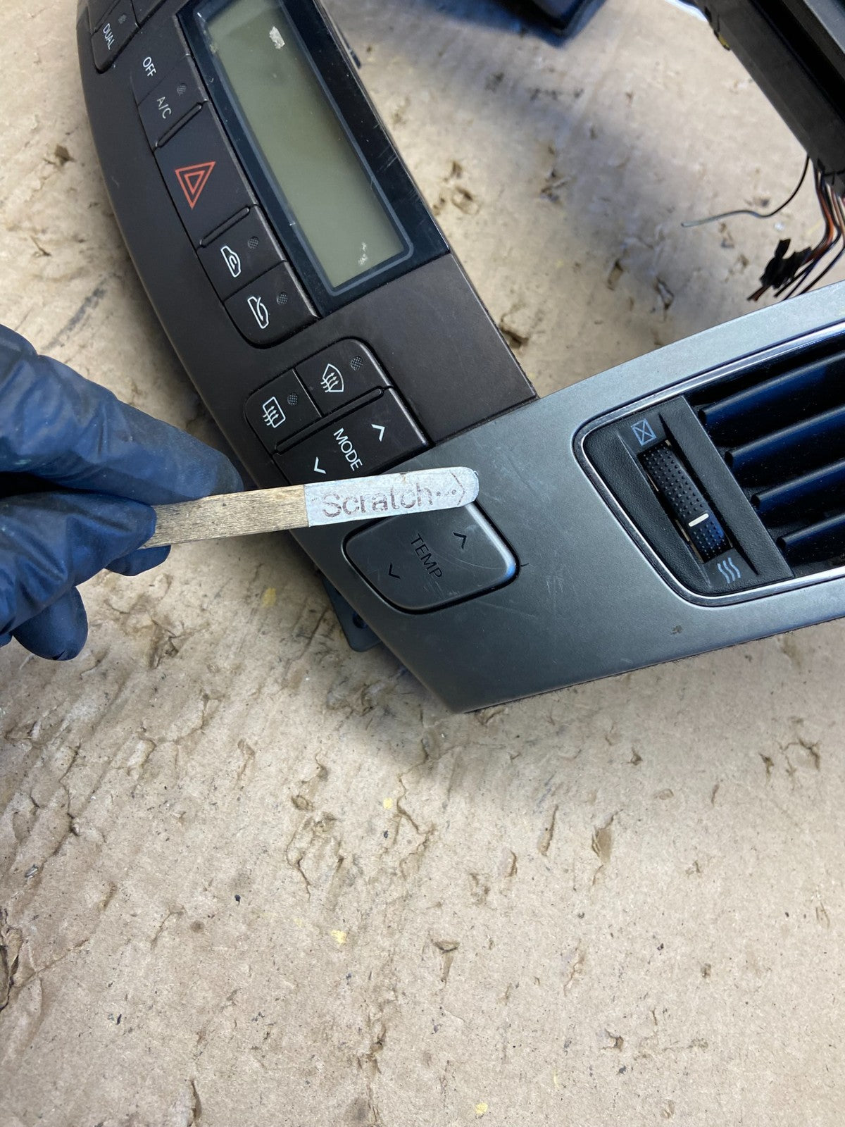 2009 to 2010 Hyundai Sonata Center Radio Climate Control Air Vent Bezel AB5719DG3