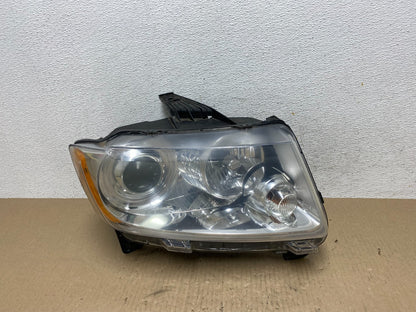 2011-2013 Jeep Grand Cherokee Right Passenger Xenon Headlight AE7063 DW0