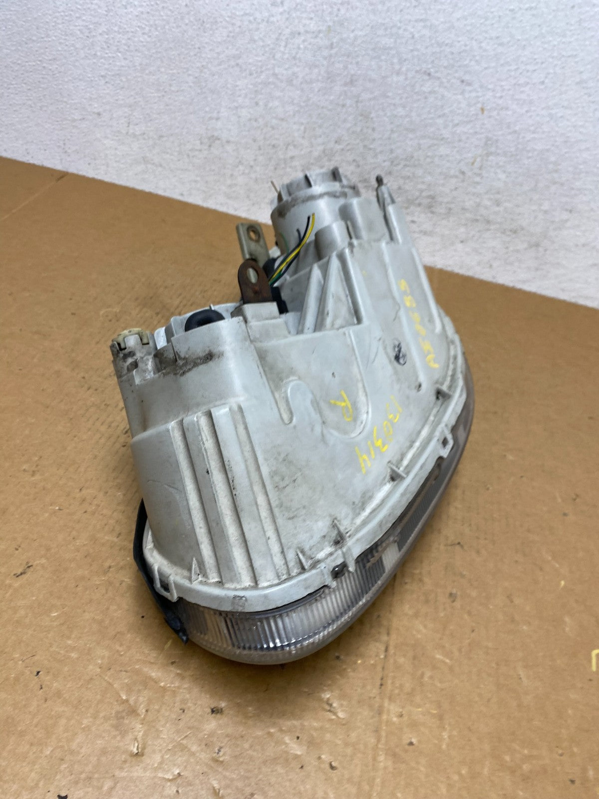 2002-2005 Hyundai Sonata Right Passenger Headlight Halogen AE0685 DW9