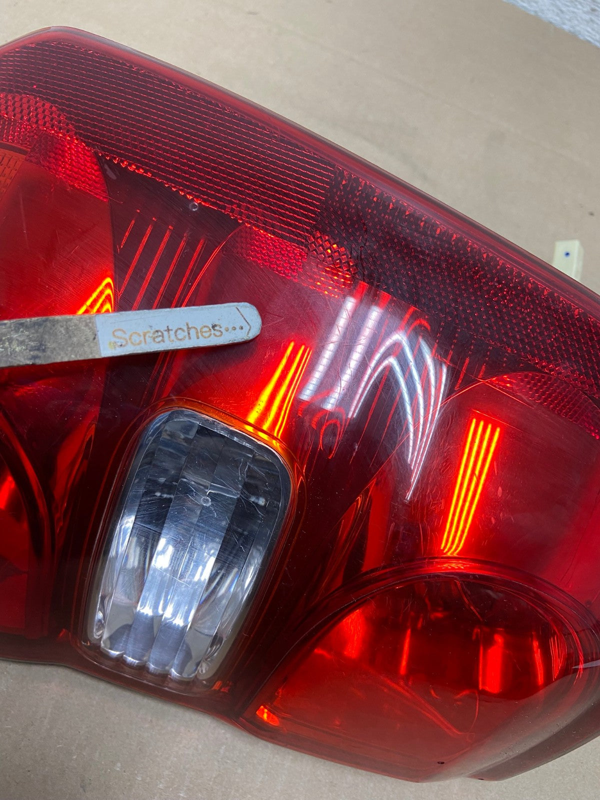 2004 2005 Toyota RAV4 Right RH Passenger Side Tail Light AI1382 LK3