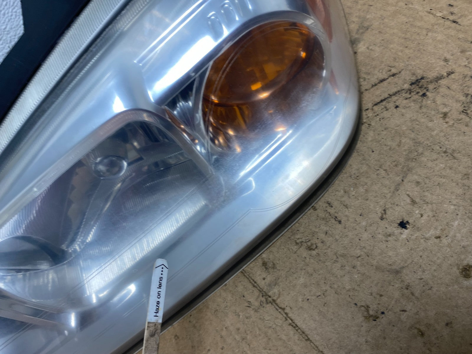 2006 to 2007 Saturn Vue Headlight Left Driver LH Side Halogen Oem AC3538 DW4