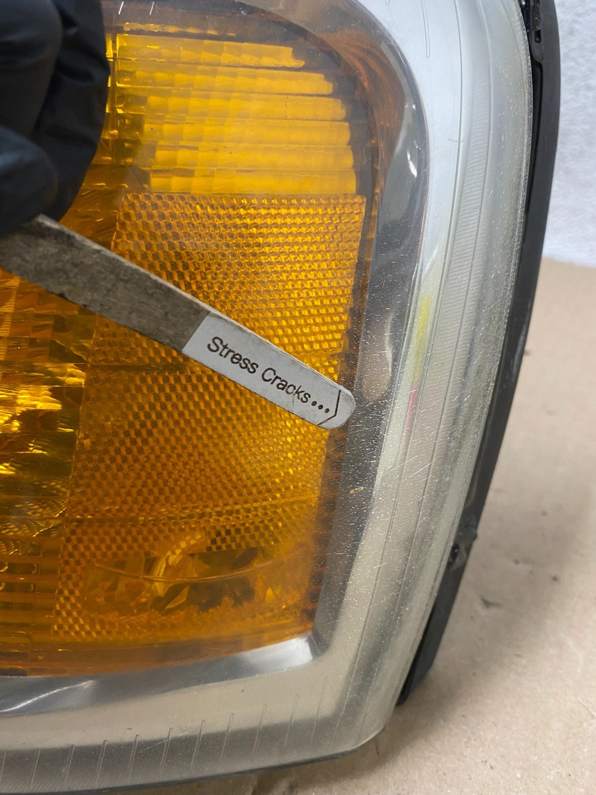 2002 to 2009 Gmc Envoy Left+Right Set Headlights Halogen AH6001 DW7