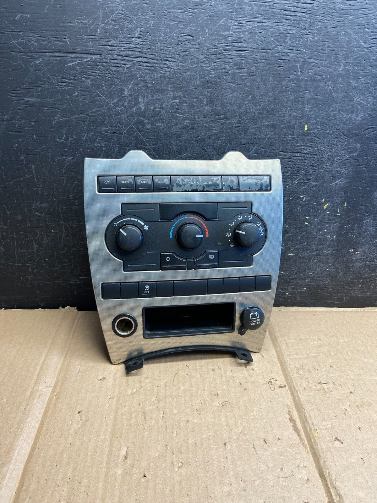 2005 2006 2007 Jeep Commander Grand Cherokee A/C Climate Control Bezel ai2688 DG0