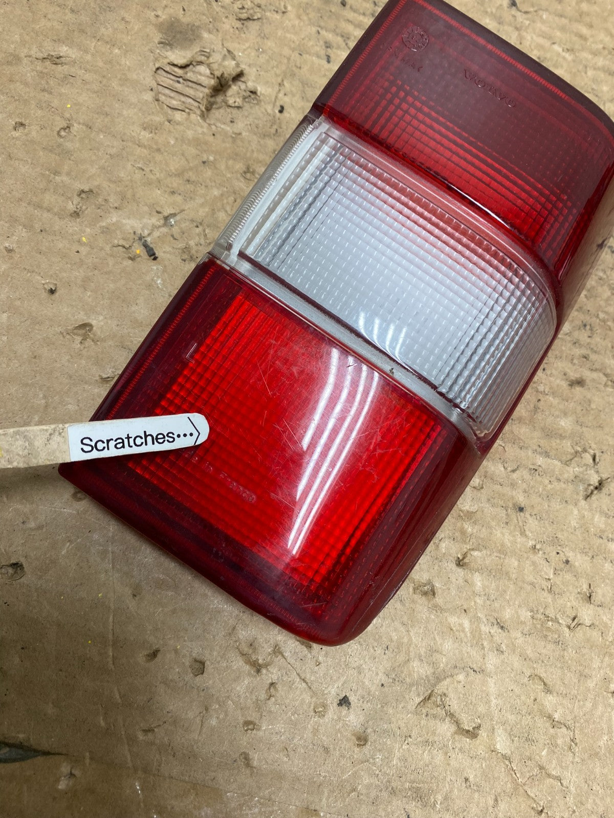 1993 to 1994 Volvo 850 SEDAN Left Driver Side Tail Light Inner Z30103