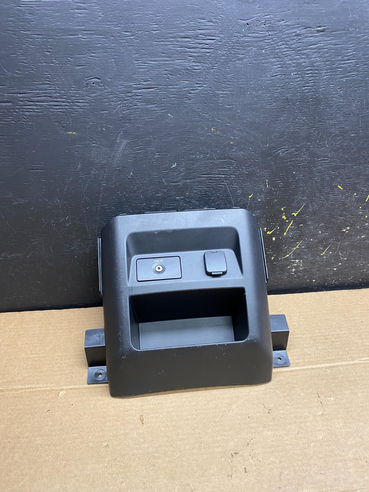 2015-2019 Ford F-150 Dash Low Media Bin Tray Pocket Aux 12v Power Port W6470 DG0