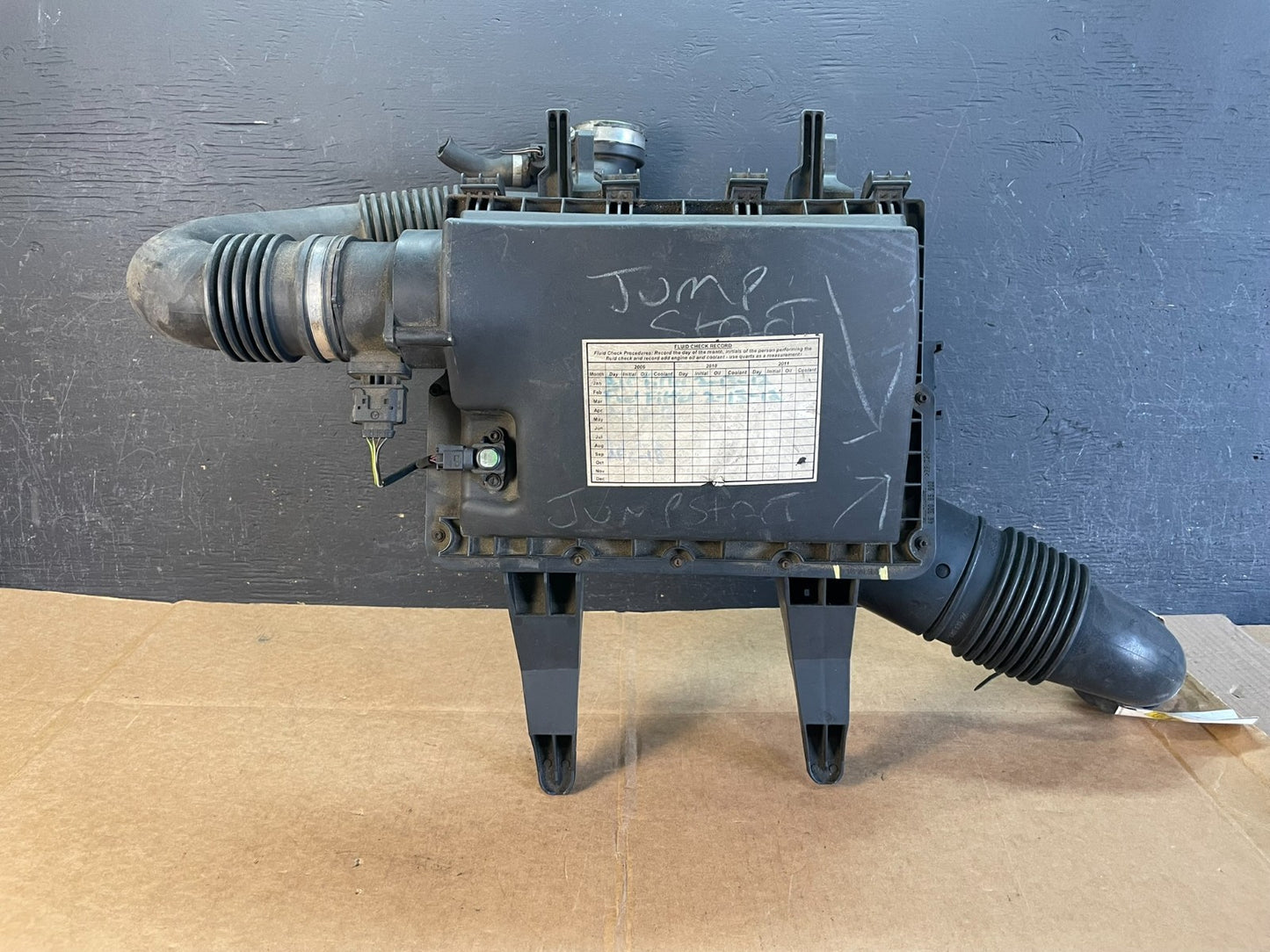 2010 to 2018 Mercedes-Benz Sprinter 2500 3.0L Air Cleaner Box AE0886 DG0