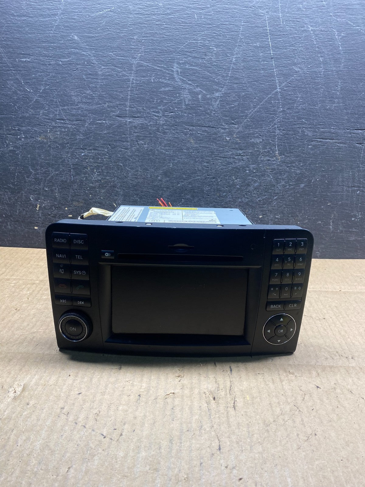 2006 to 2012 Mercedes ML350 GL450 Radio Navigation Screen Display AG7325 DG0