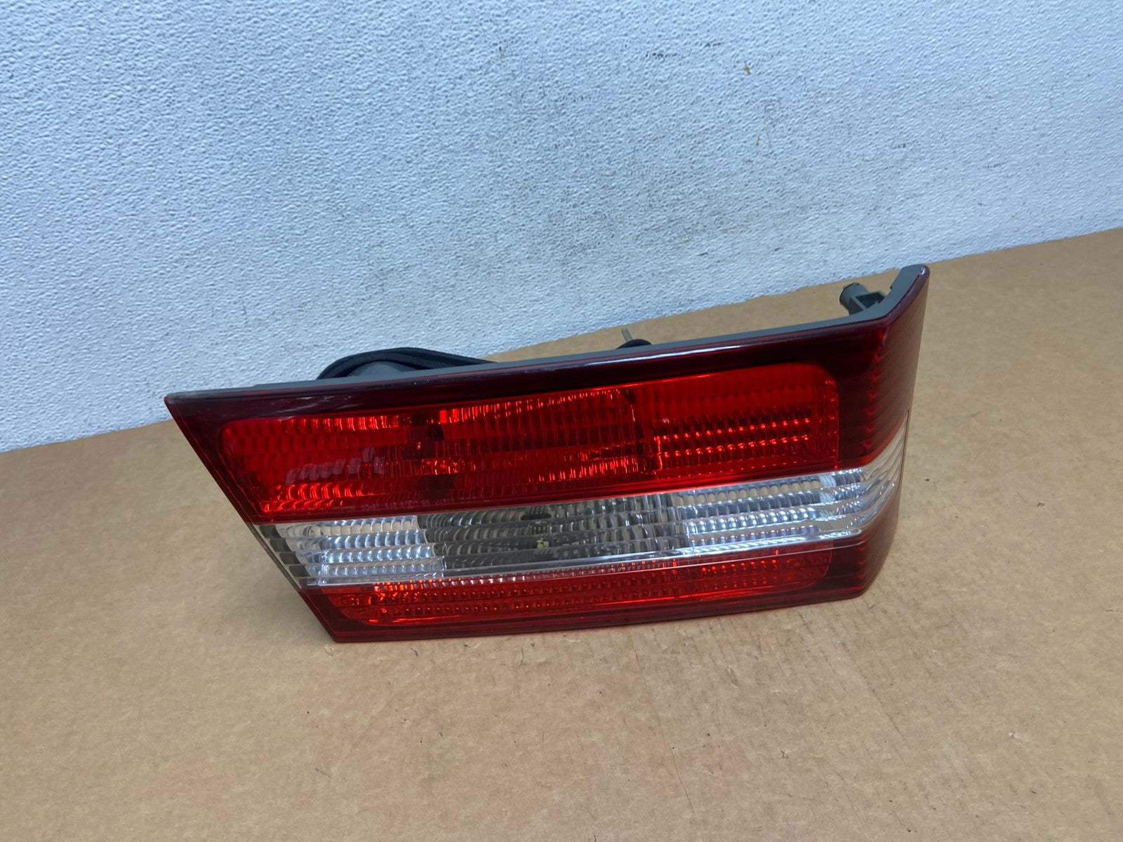 2000 2001 Lexus ES300 Inner Left Driver LH Side Tail Light AD4489 LK0
