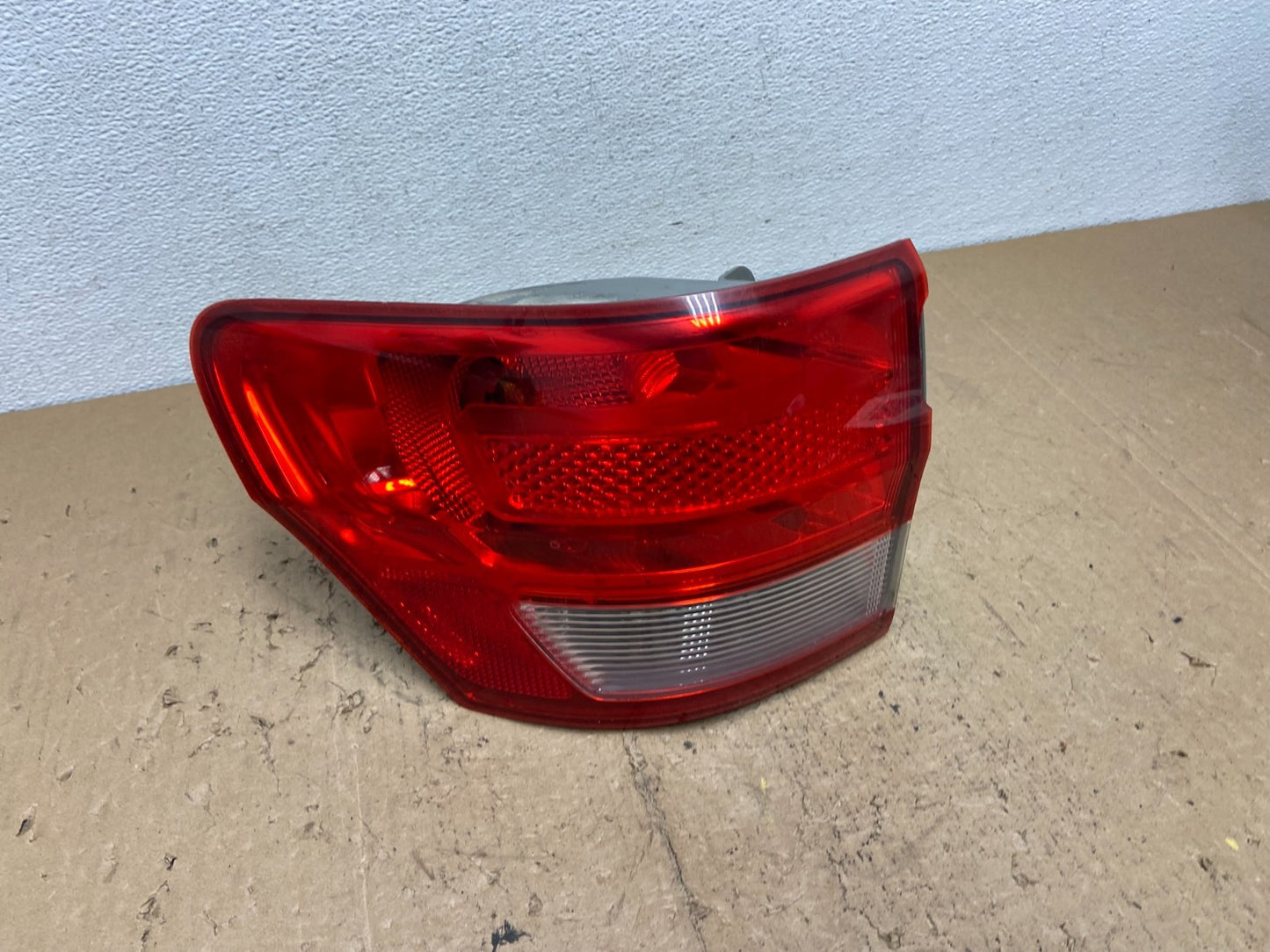 2011-2013 Jeep Grand Cherokee Left Driver Side Lh Tail Light AC7404 DW0