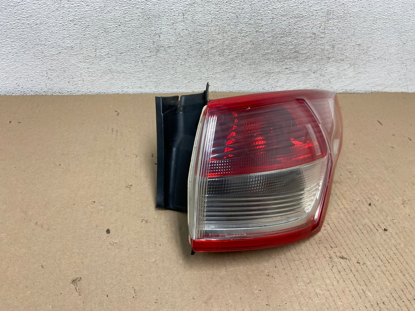 2013 to 2016 Ford Escape Right Passenger RH Side Tail Light AF3122 LK2
