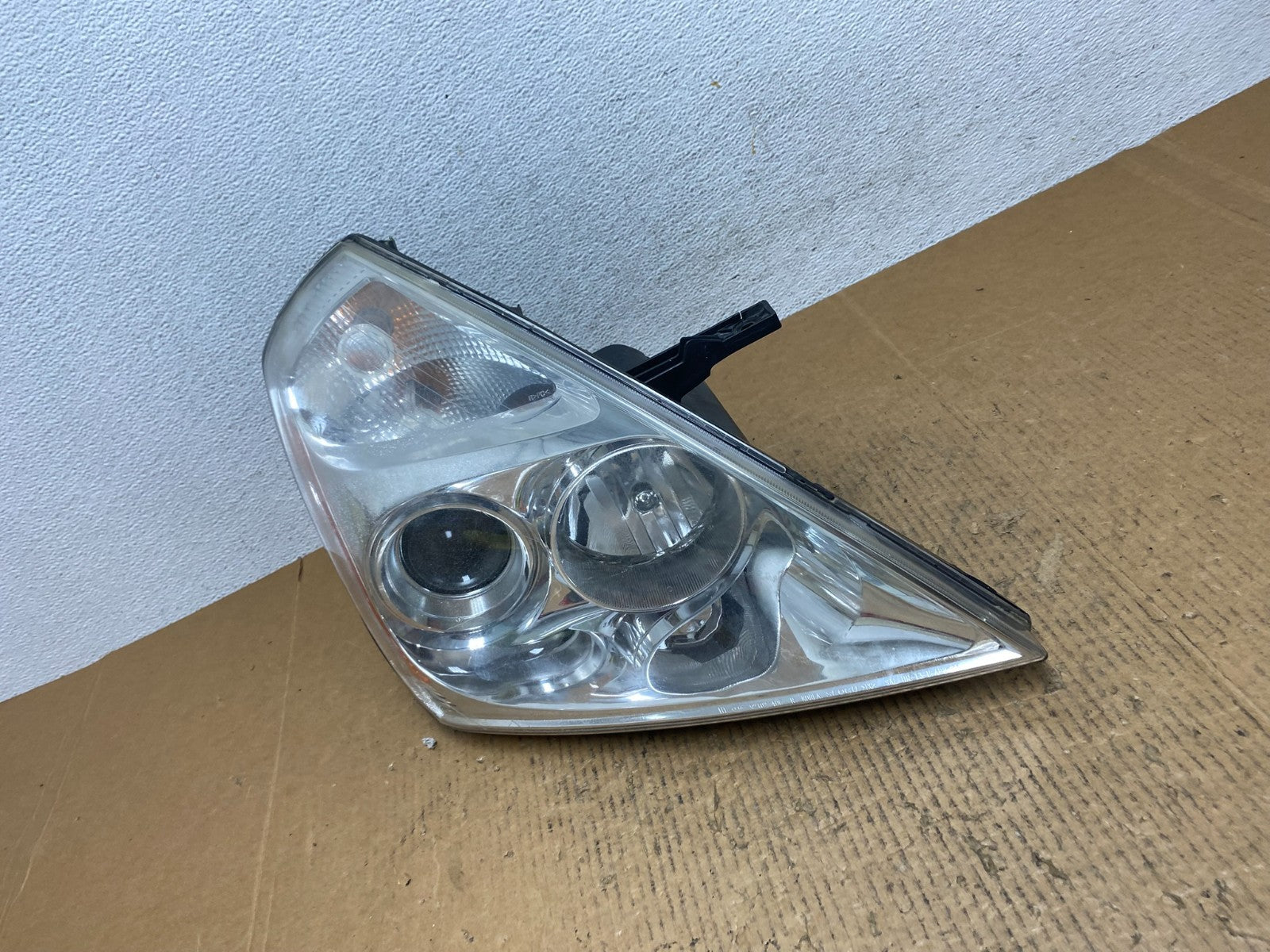 2008-2012 Kia Sedona Right Passenger RH Side Headlight Halogen AE1485 DW1