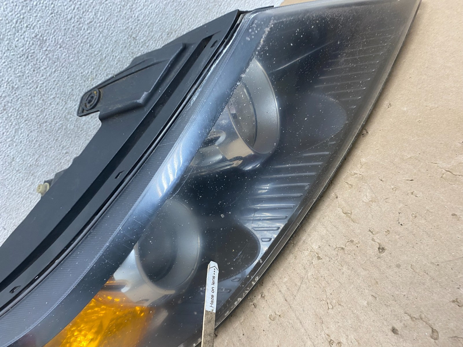 2011 to 2013 Kia Sorento Right Passenger RH Side Headlight Halogen AG6779 DW4