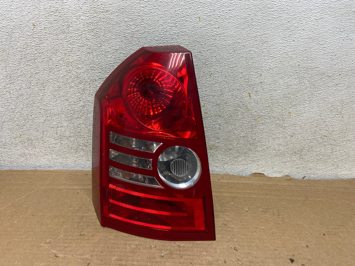 2008 2009 2010 Chrysler 300 Left Driver LH Side Tail Light AH8538 LK0
