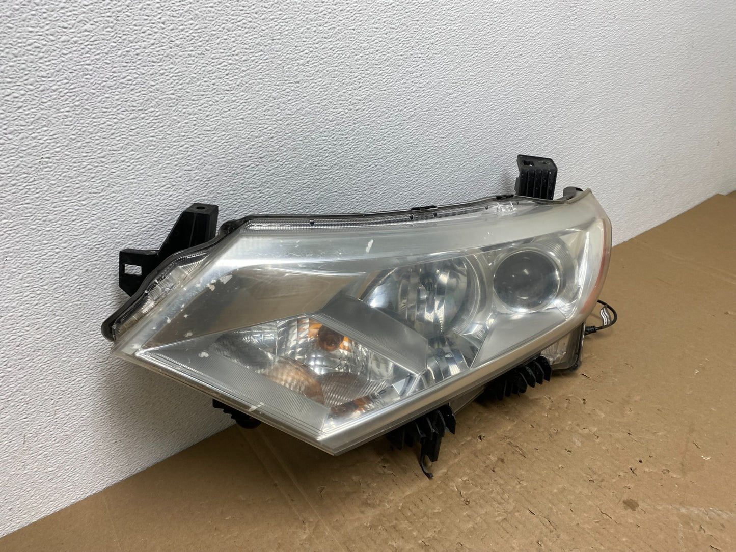 2012 to 2017 Nissan Quest Left Driver LH Side Headlight Halogen Oem AB6949 DW2