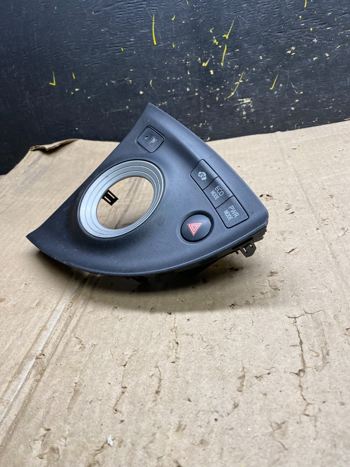 2010 to 2015 Toyota Prius 1.8L Gear Shifter Trim Panel Cover Bezel X5952DG3
