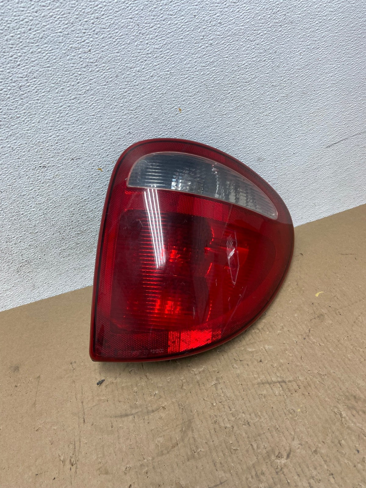 2001-2003 Dodge Grand Caravan Right Passenger RH Side Tail Light AD7818 LK0