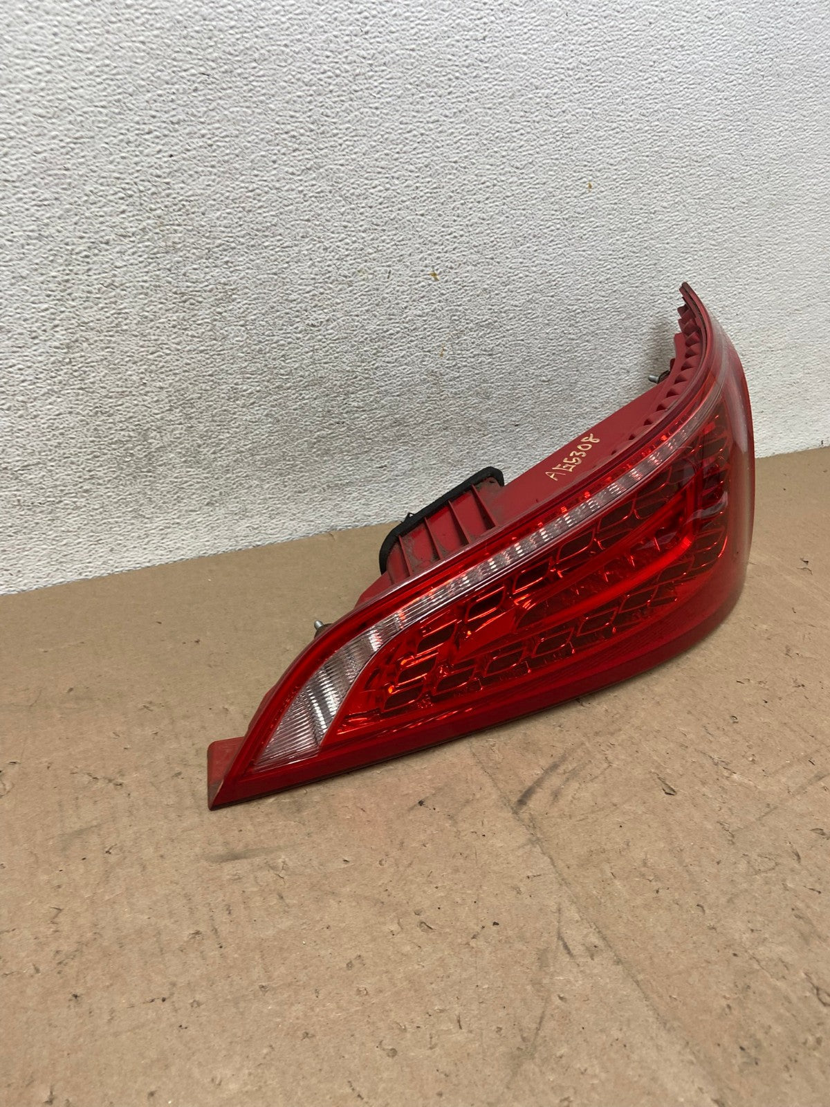 2009 to 2012 Audi Q5 Right Passenger RH Side Tail light AG5308 LK1