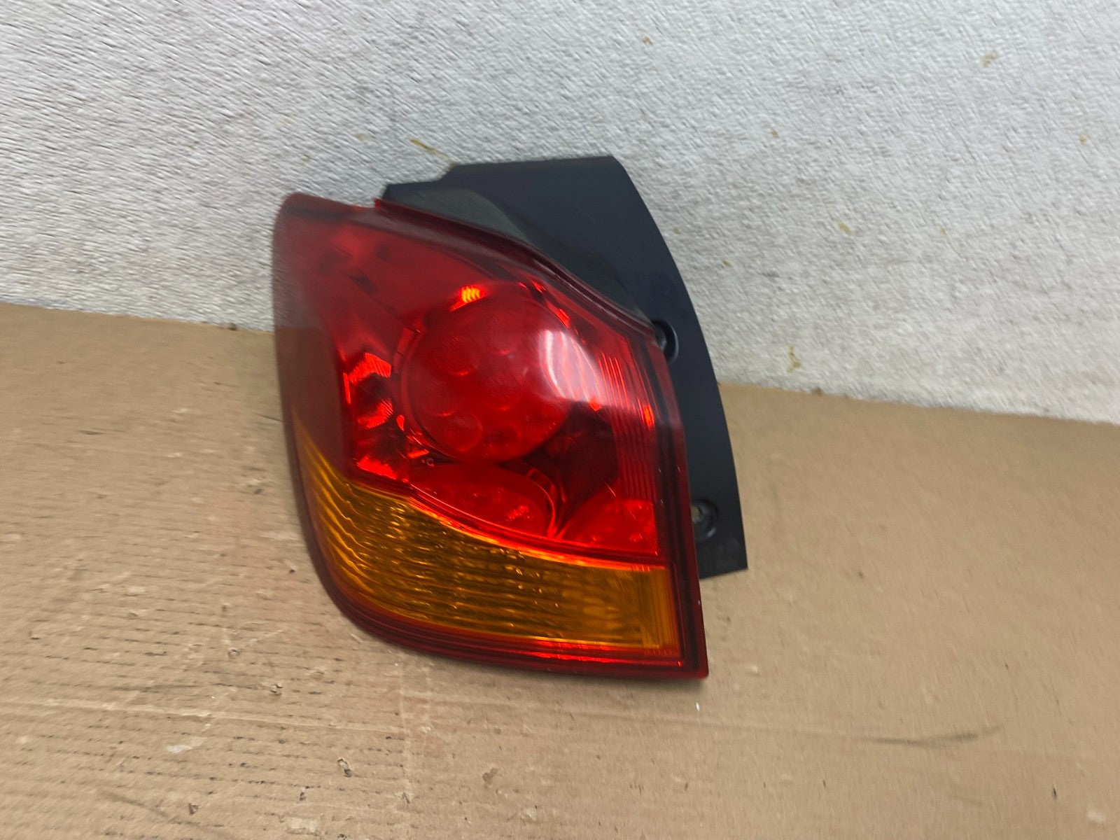2011 to 2019 Mitsubishi ASX Left Driver LH Side Tail Light Oem Q9102 DW1