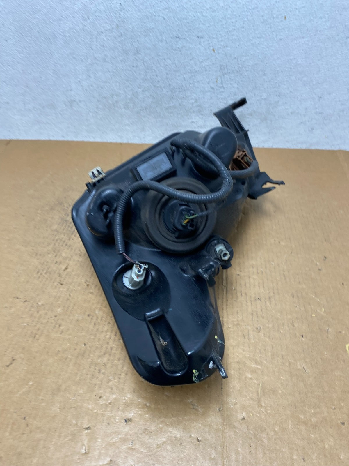 2008 2009 2010 2011 Ford Focus Right Passenger Rh Side Headlight AE0598 DW8
