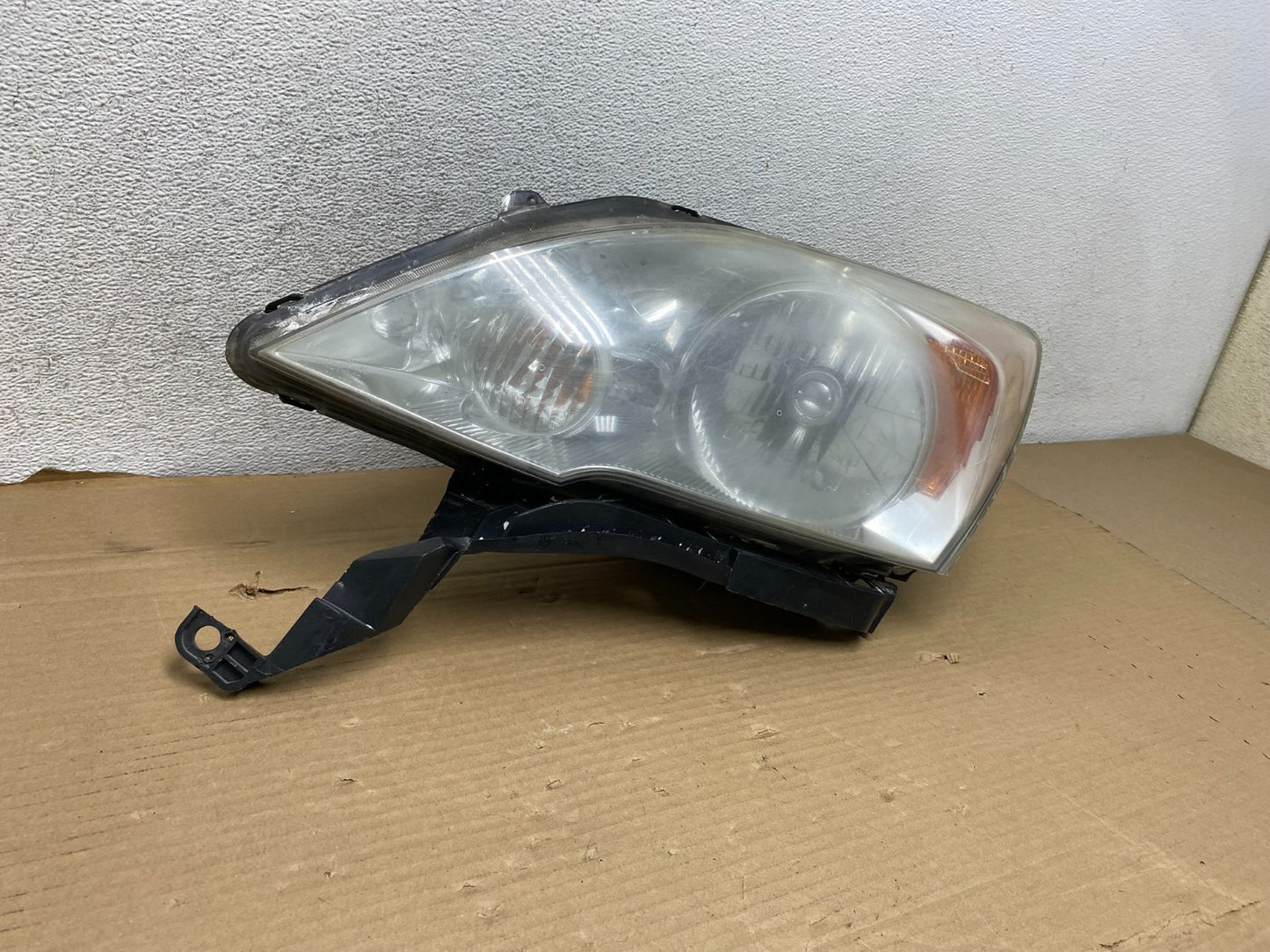 2007 to 2011 Honda CR-V Crv Left Driver LH Side Headlight Halogen AG8118 DW1