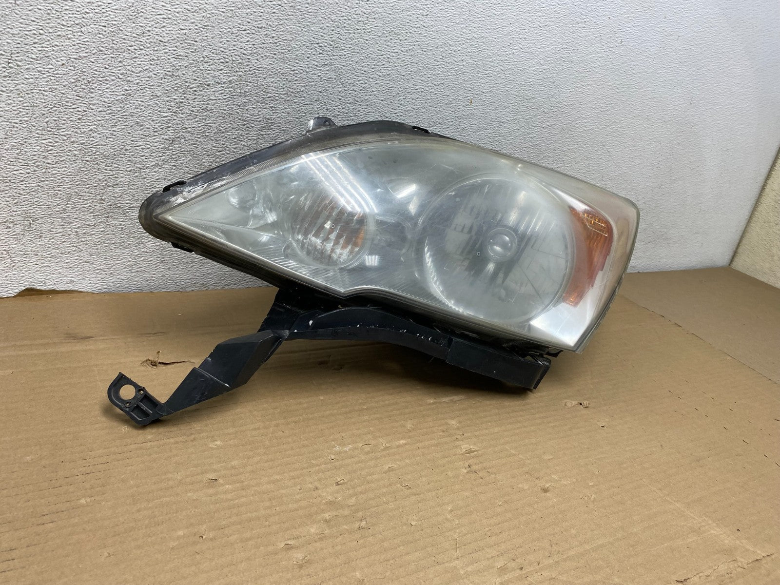 2007 to 2011 Honda CR-V Crv Left Driver LH Side Headlight Halogen AG8118 DW1