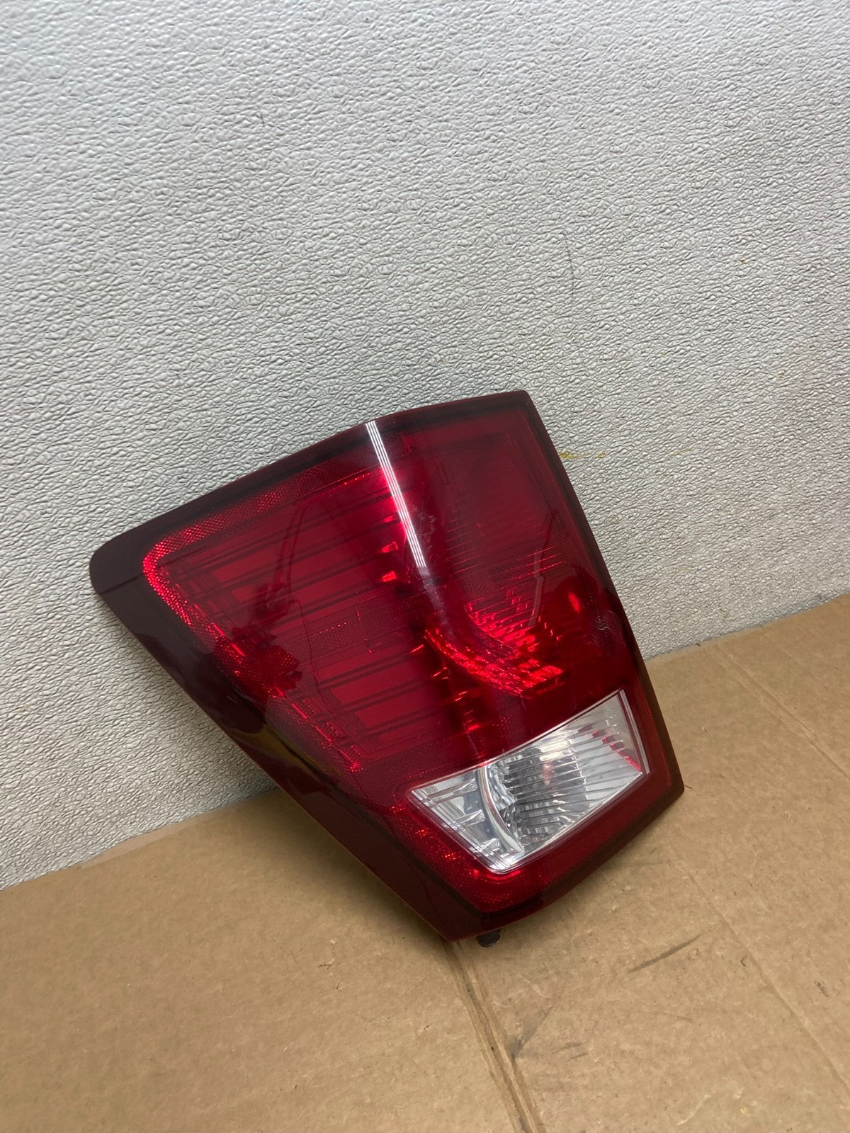 2007 2008 2009 2010 Jeep Grand Cherokee Left Driver Lh Tail Light Oem AA1152 DW2
