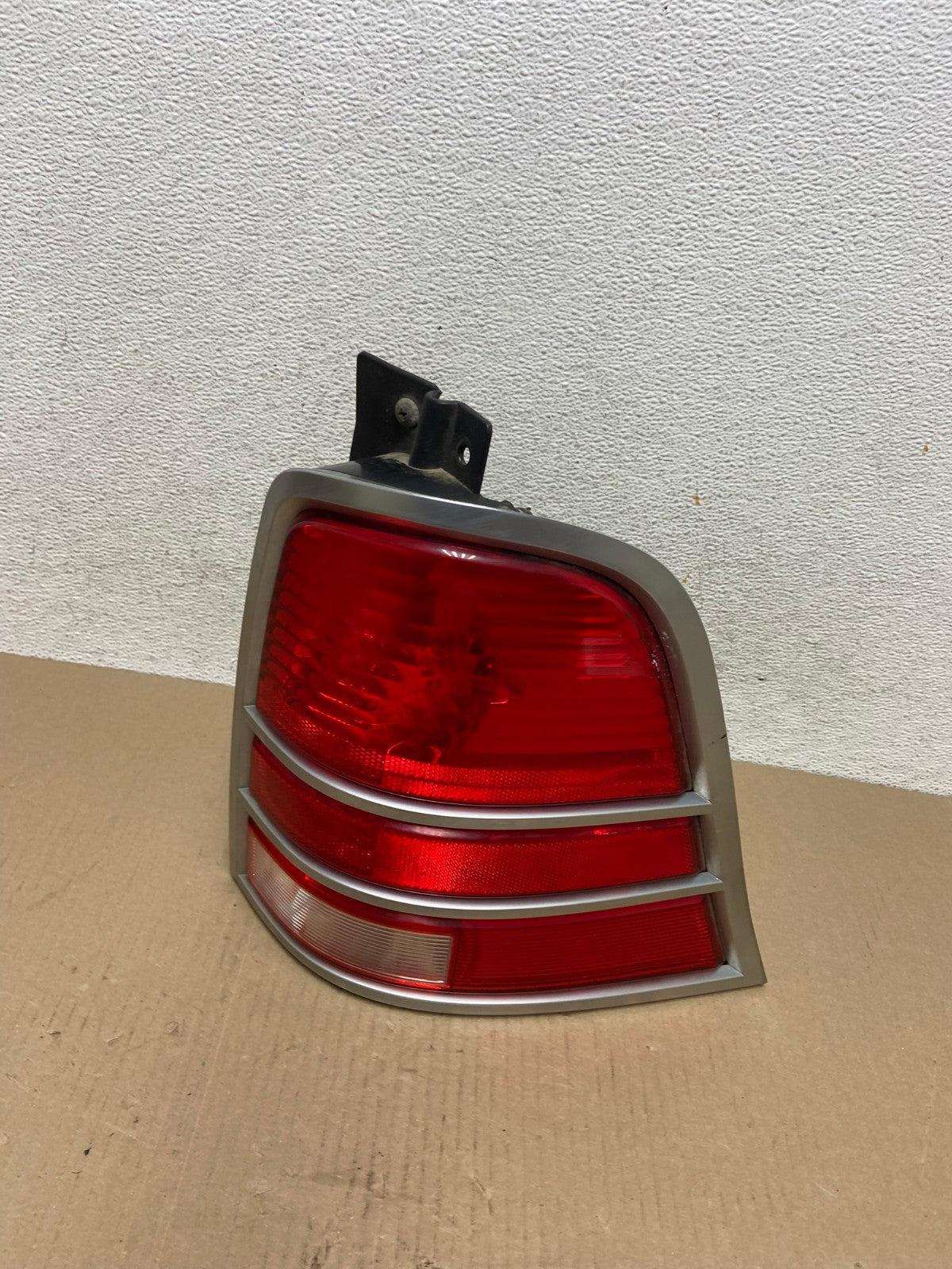 2004 to 2007 Mercury Monterey Right Passenger RH Side Tail Light AF5811 LK0