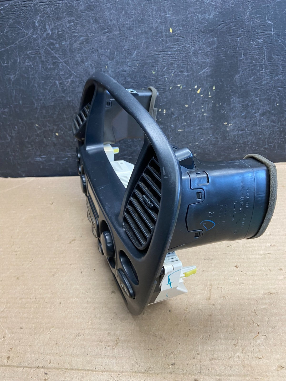 2005 to 2007 Toyota Sequoia AC Temp Heater Climate Control Bezel AH5270 DG3