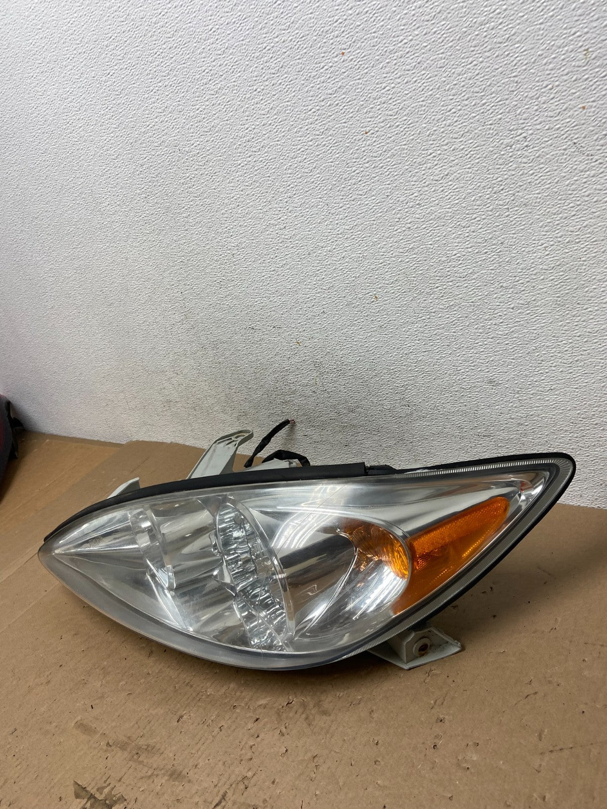 2002 2003 2004 Toyota Camry Left Driver Lh Side Halogen Headlight AD7751 DW2