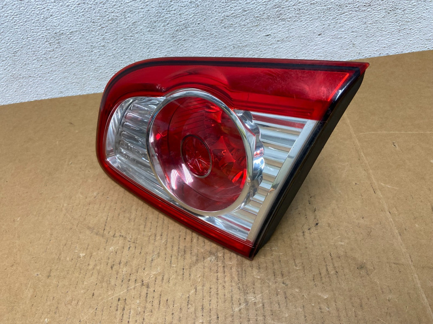2010 - 2012 Hyundai Santa Fe Right Passenger RH Tail Light Inner AD9095 DW1