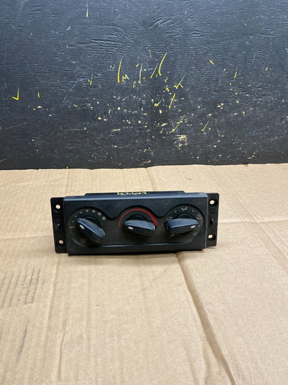International Navistar 4300 Climate Control Heater Fan Panel  AA4434 DG0