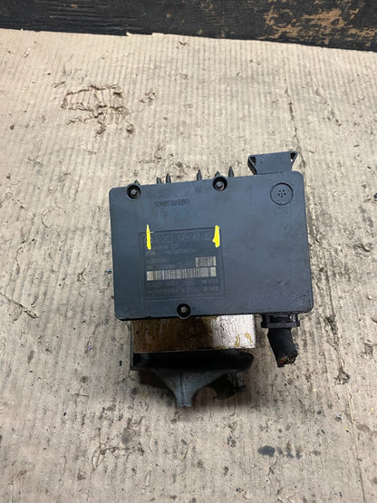 2006 - 2007 Mercedes C280  ABS Anti Lock Brake Pump Module a2035454732 V6858 DG0