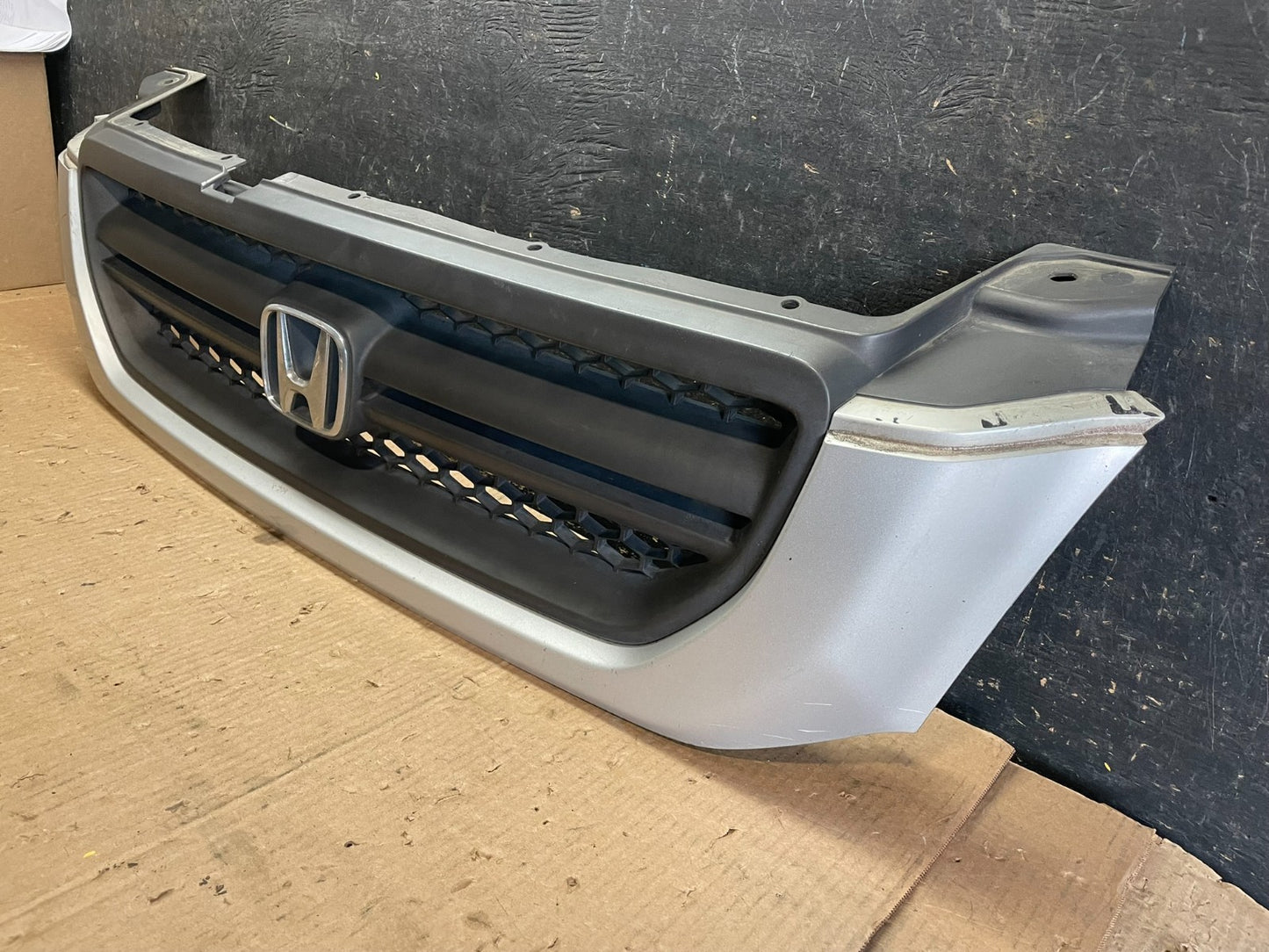2003 2004 2005 Honda Pilot Front Upper Grill Grille Oem Y9744 DG1
