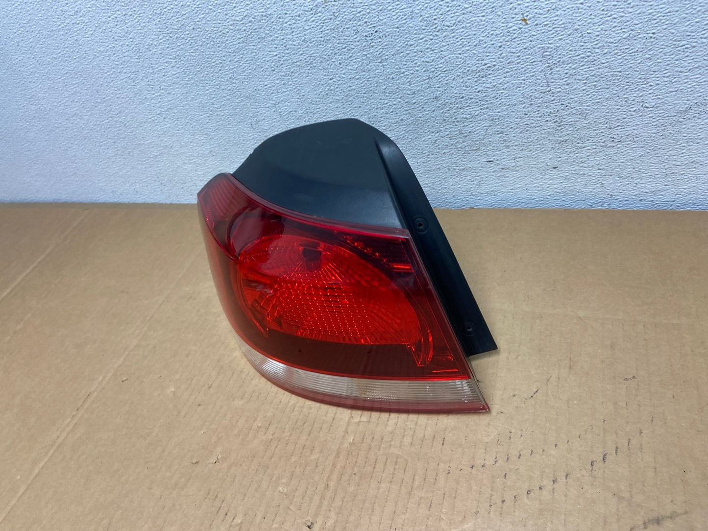 2010 to 2014 Volkswagen Golf & GTI Hatchback Left Side Tail Light AD0780 LK1