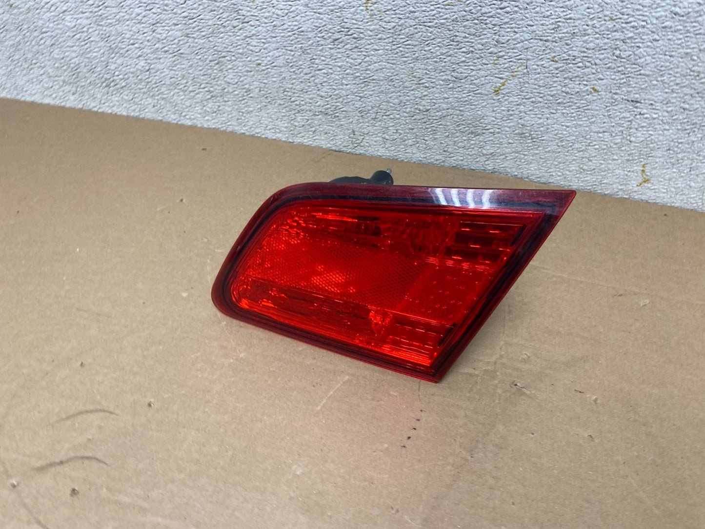 2010-2014 Subaru Legacy Right Passenger Rh Side Tail Light Inner Oem R0435 DW1