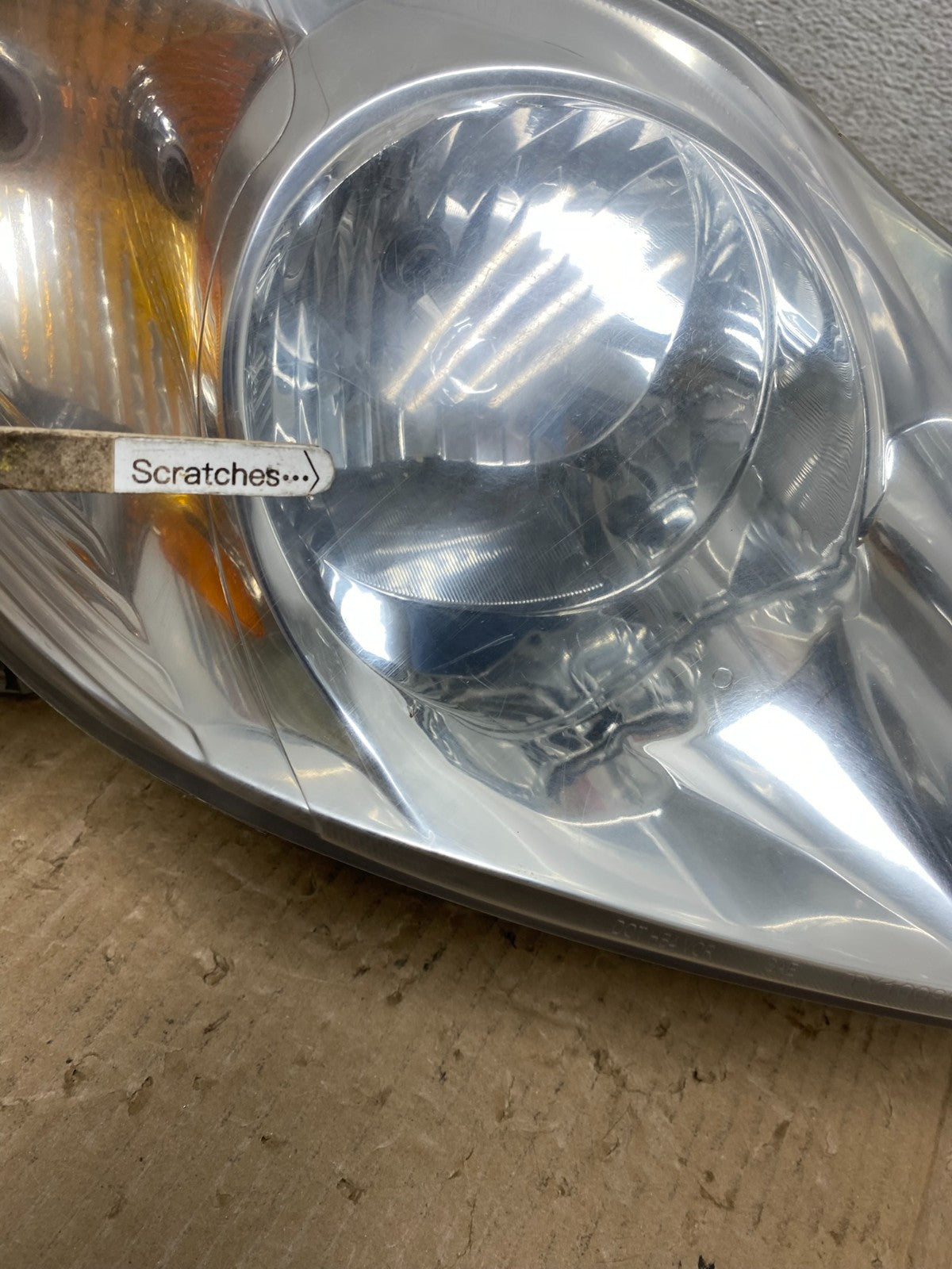 2003 to 2004 Toyota Corolla Right Passenger RH side Headlight AE9040 DW3
