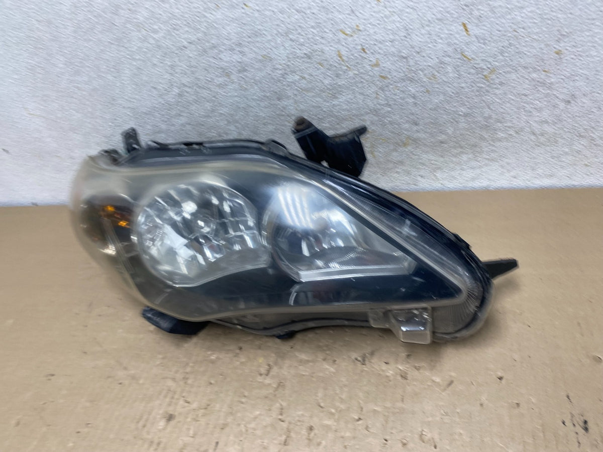2011 to 2013 Toyota Corolla Right Passenger Side Headlight AI2325 DW1