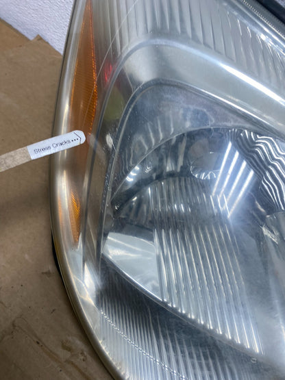2004-2005 Toyota Sienna Right Passenger Halogen Headlight AD3963 DW3