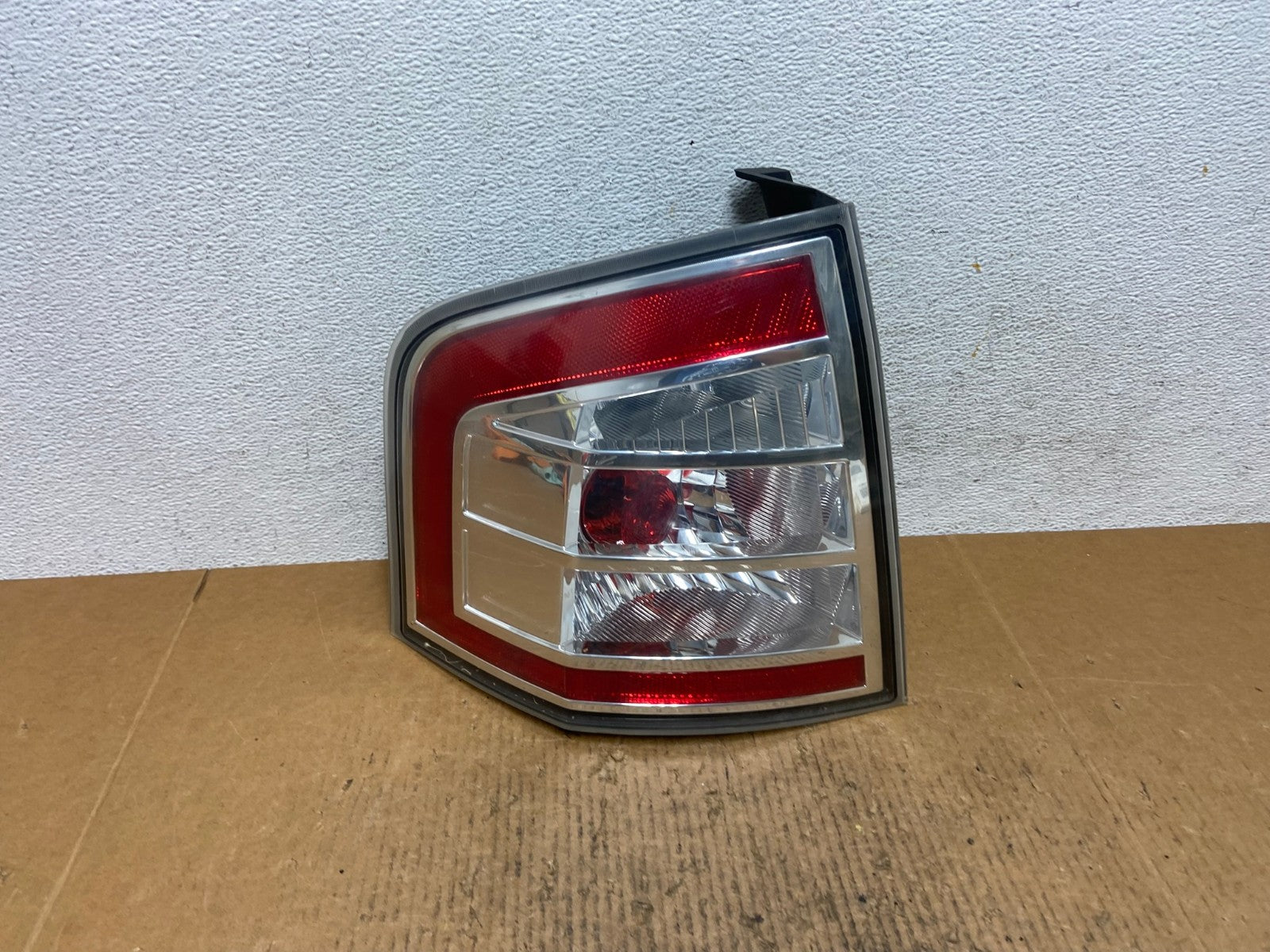 2007 to 2010 Ford Edge Tail light Left Driver Side AE1503 LK0
