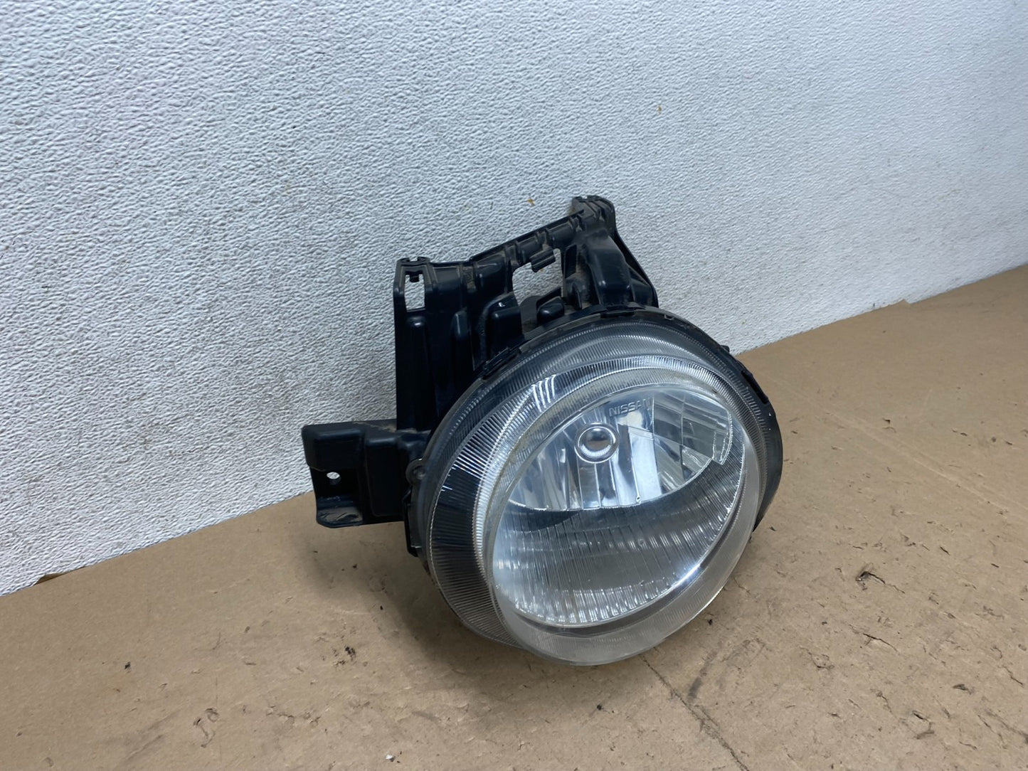 2011 to 2014 Nisan Juke Left Driver LH Side Headlight AG5616 DW2