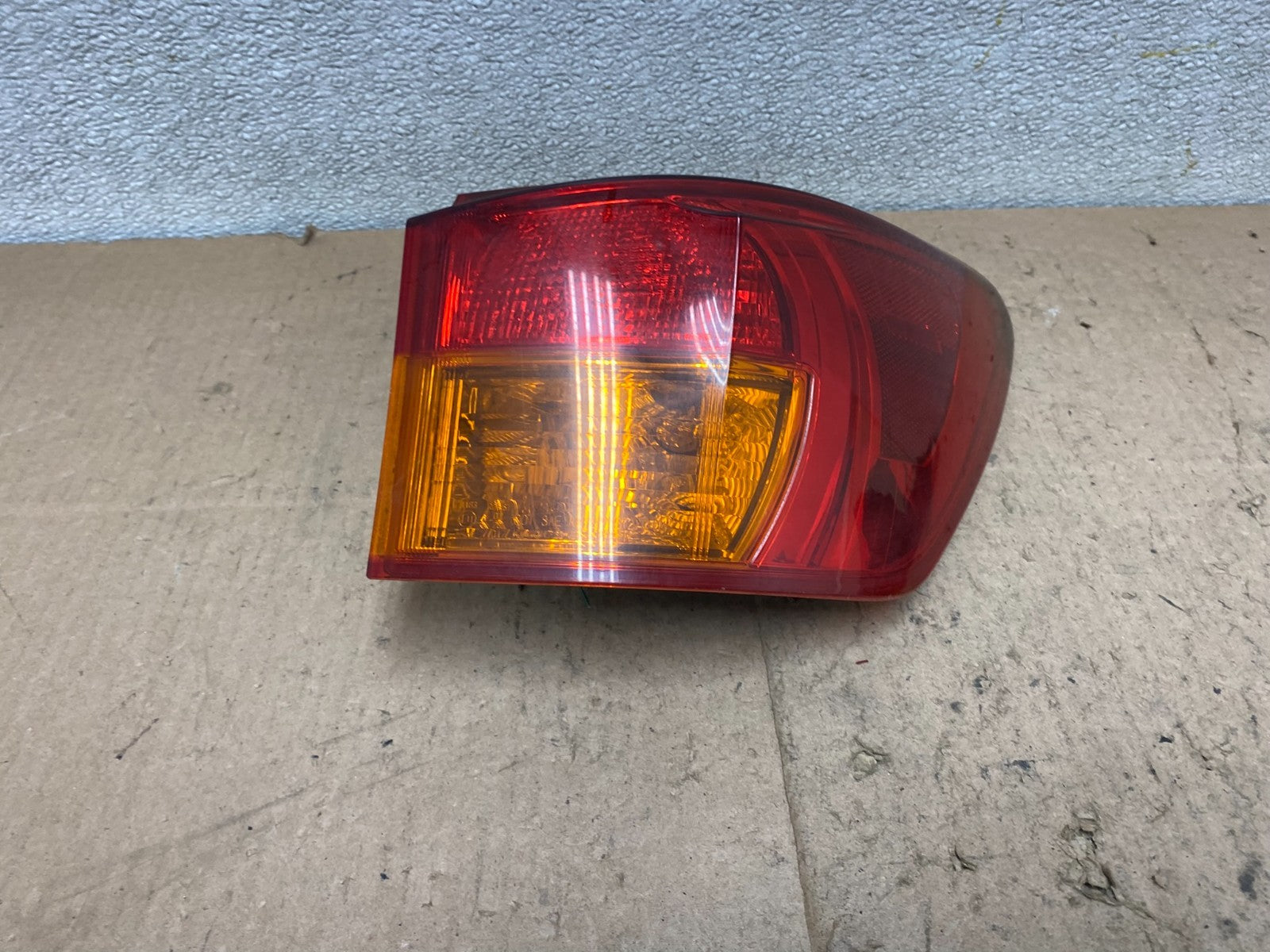 2006-2008 Lexus IS250 Right Passenger Rh Side Outer Tail Light OEM W2834 DW0