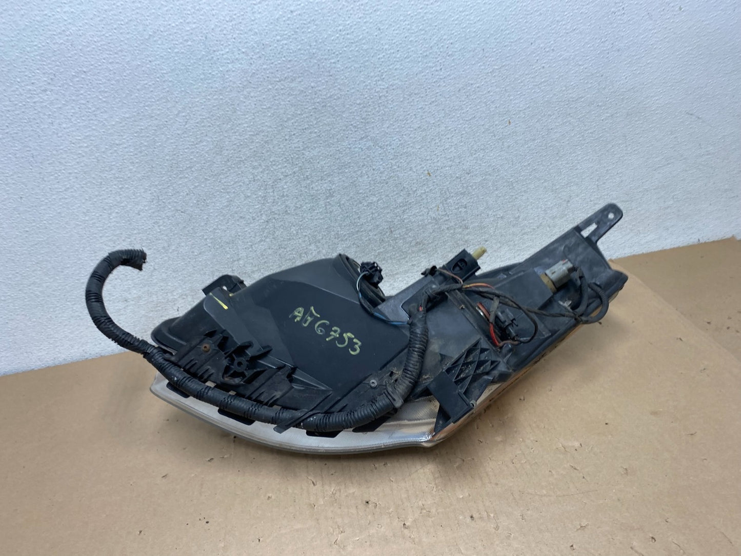 Sedan 2010 2011 2012 Nissan Altima Headlight Right Passenger Rh AG6753 DW9