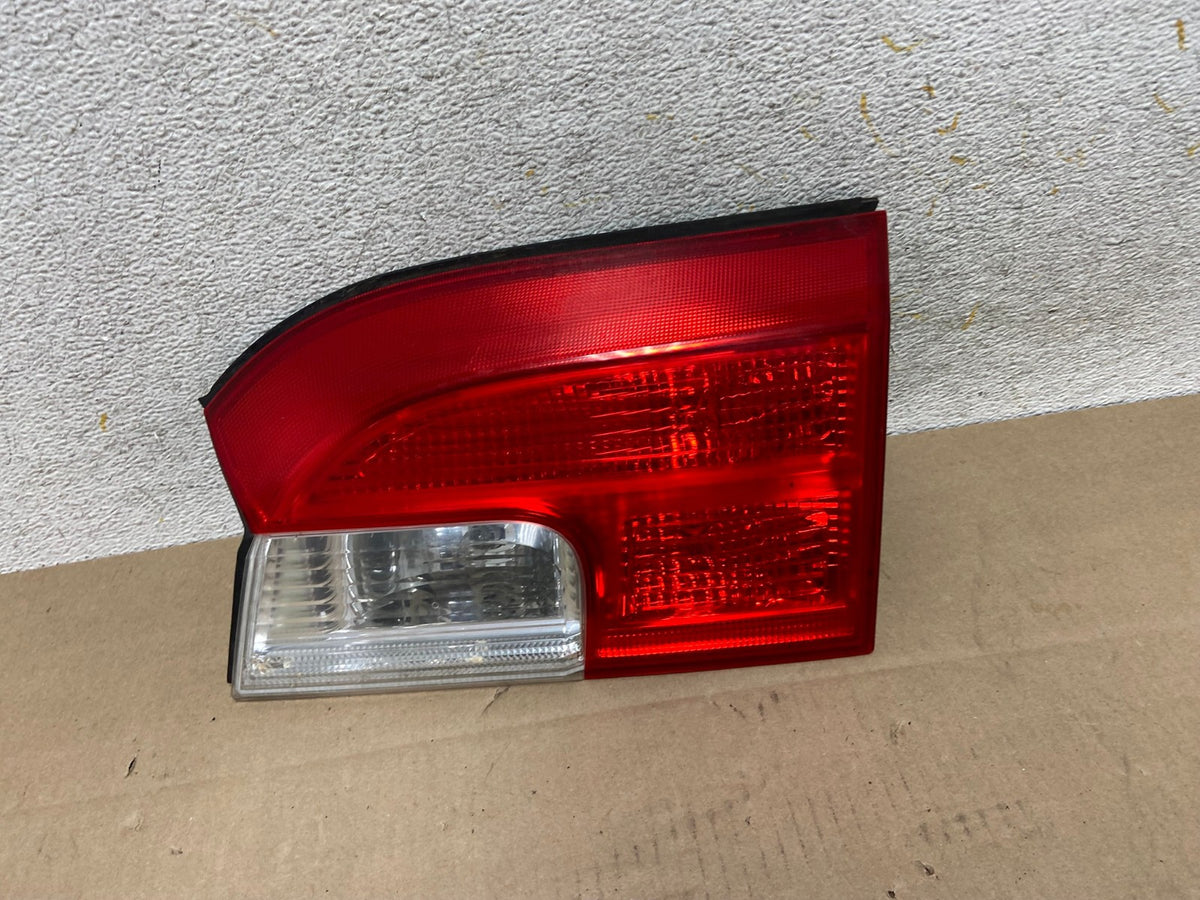 2010 - 2017 GMC Terrain Tail Light Inner Right Passenger Rh AI1415 LK0
