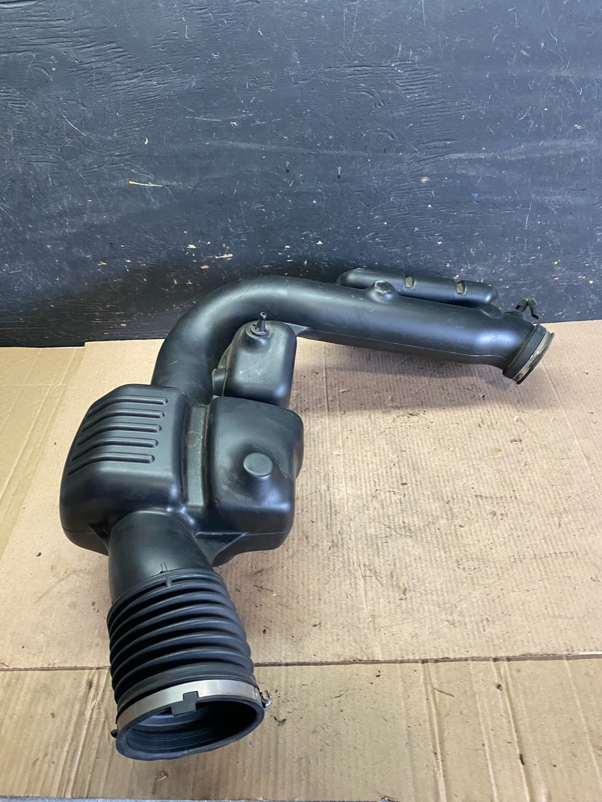 2011 - 2013 Dodge Durango 3.6L Resonator Air Intake Tube S9806 DG2