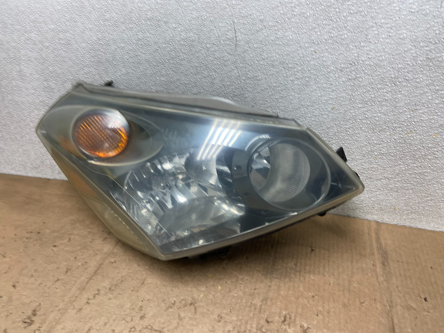 2004 to 2009 Nissan Quest Right Passenger RH Black Headlight AA7098 DW1