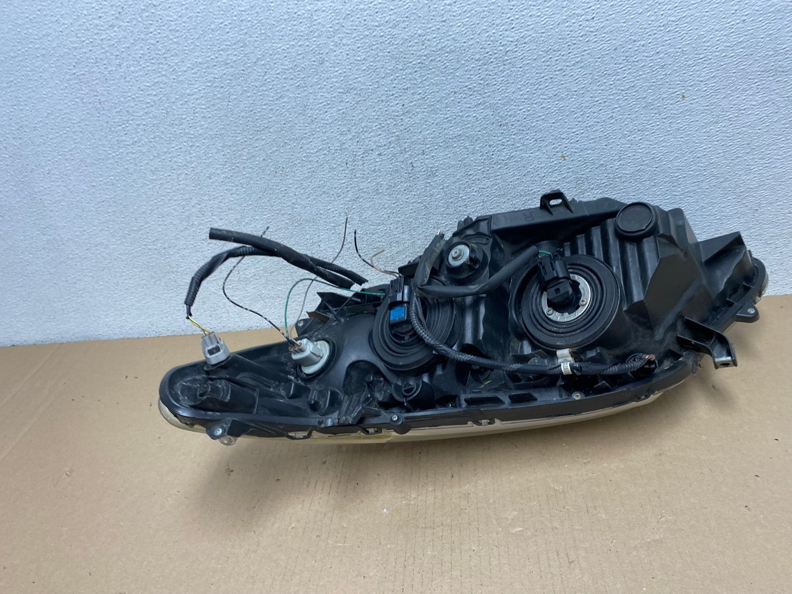 2011-2012 Toyota Avalon Right Passenger RH Halogen Headlight DEPO AF3045 LK6