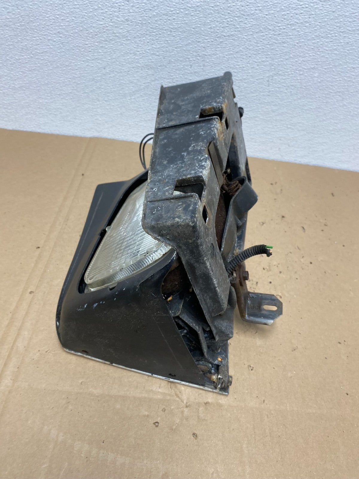 1982 - 1996 Pontiac Firebird Trans Am Right Passenger RH Side Headlight AB67888