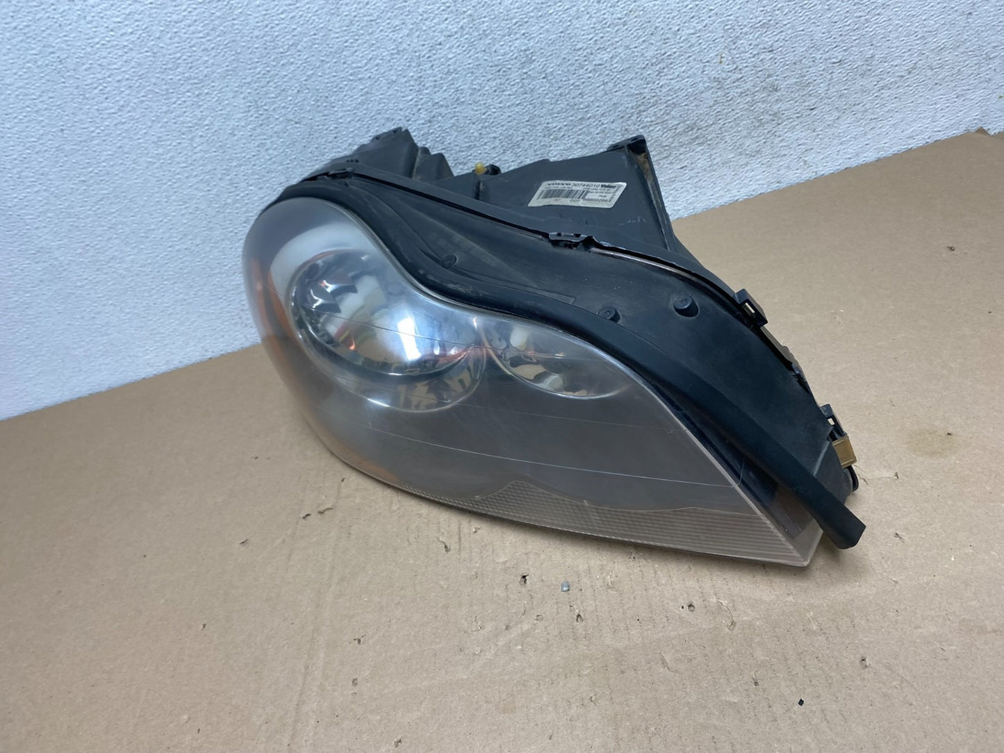 2003 to 2013 Volvo XC90 Right Passenger Rh Side Headlight Halogen AG6686 DW1